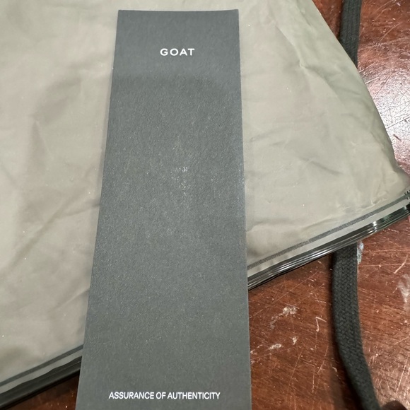 Essentials fear of god shorts black size small - Picture 8 of 8